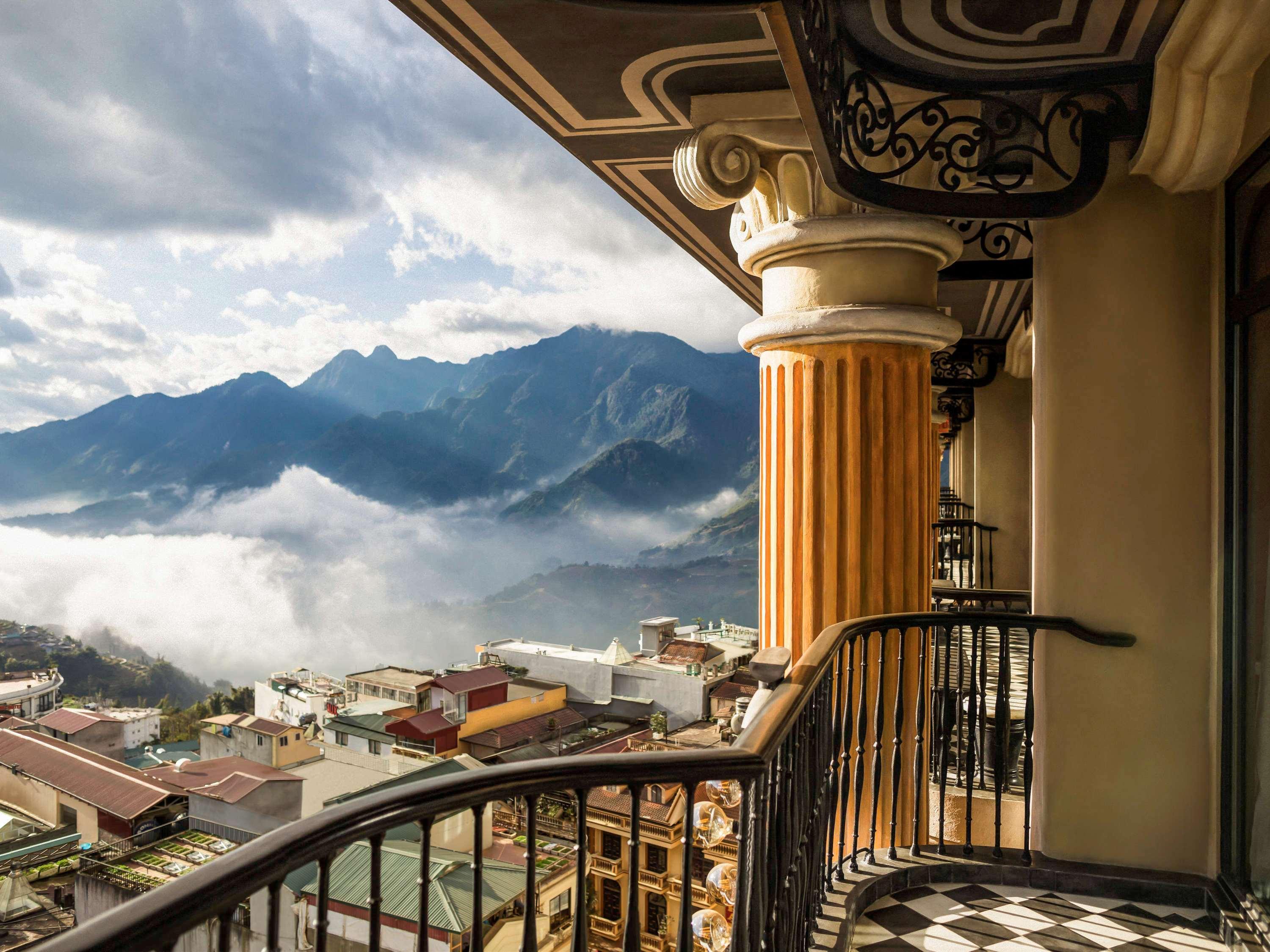 Hotel de la Coupole - MGallery Sapa Exterior foto View of the city from the balcony of a hotel