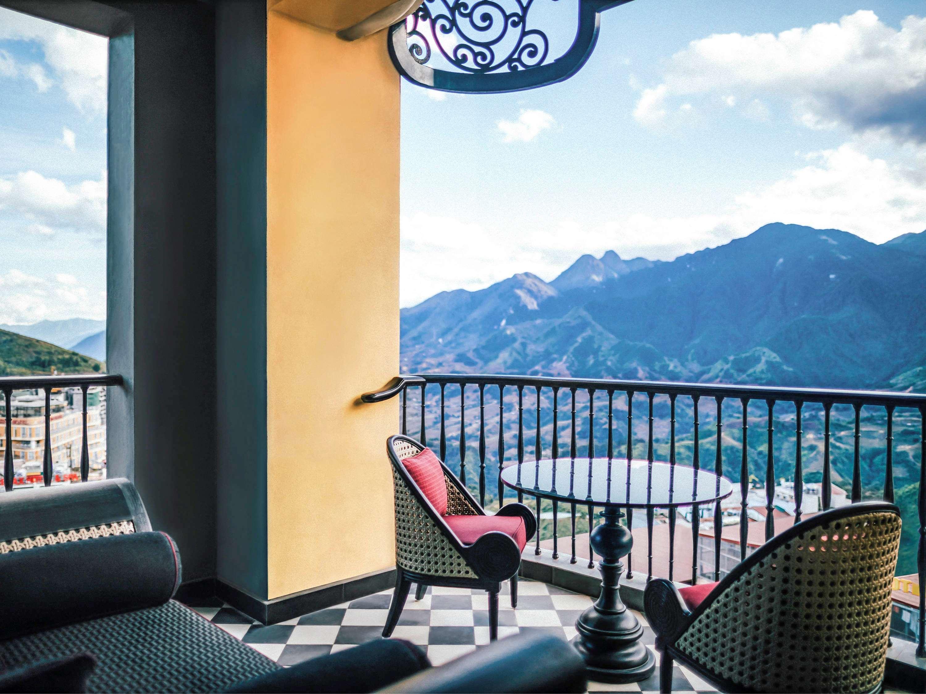 Hotel de la Coupole - MGallery Sapa Exterior foto A view from the balcony of a hotel room