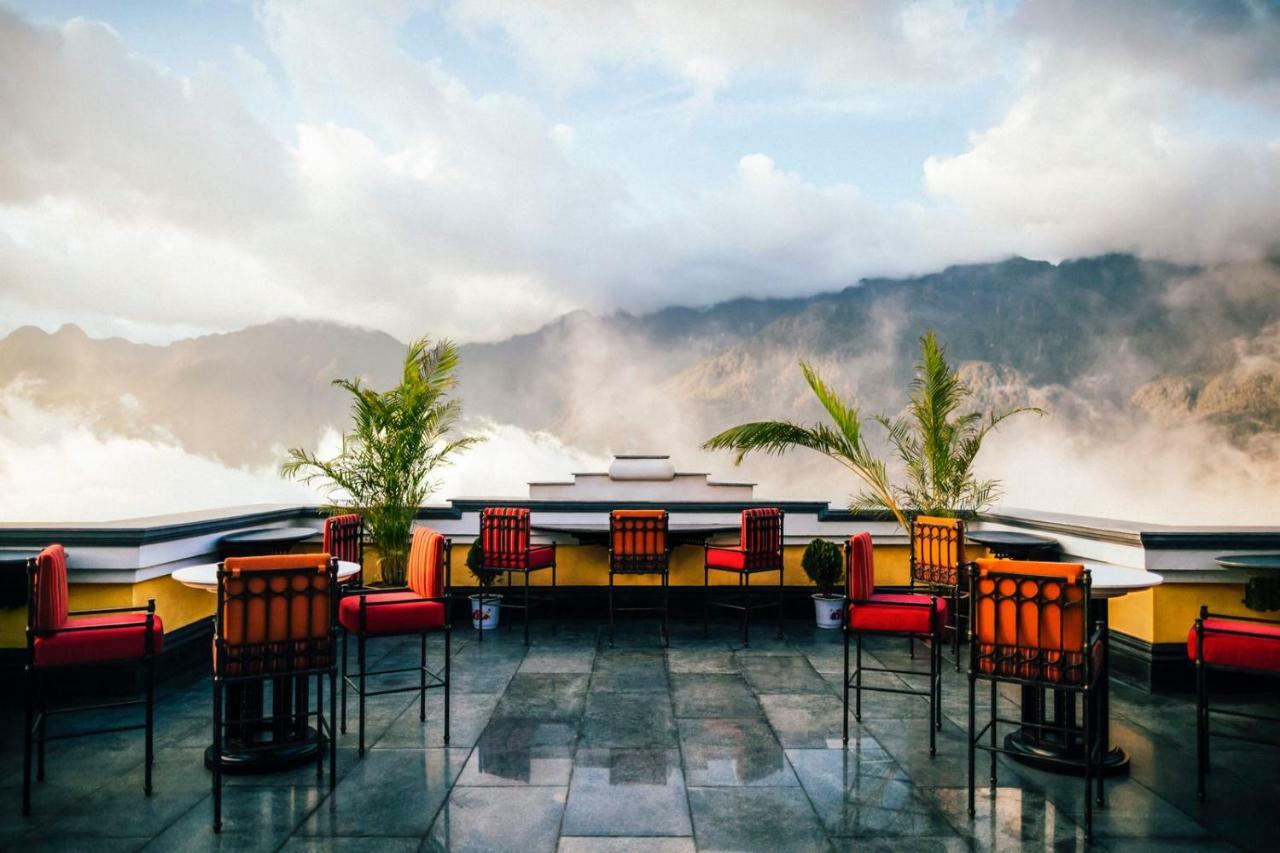 Hotel de la Coupole - MGallery Sapa Exterior foto The rooftop bar at the Hotel